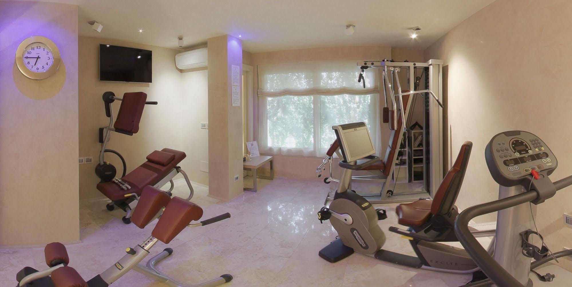 غرادو Suite & Spa Mirabel المظهر الخارجي الصورة